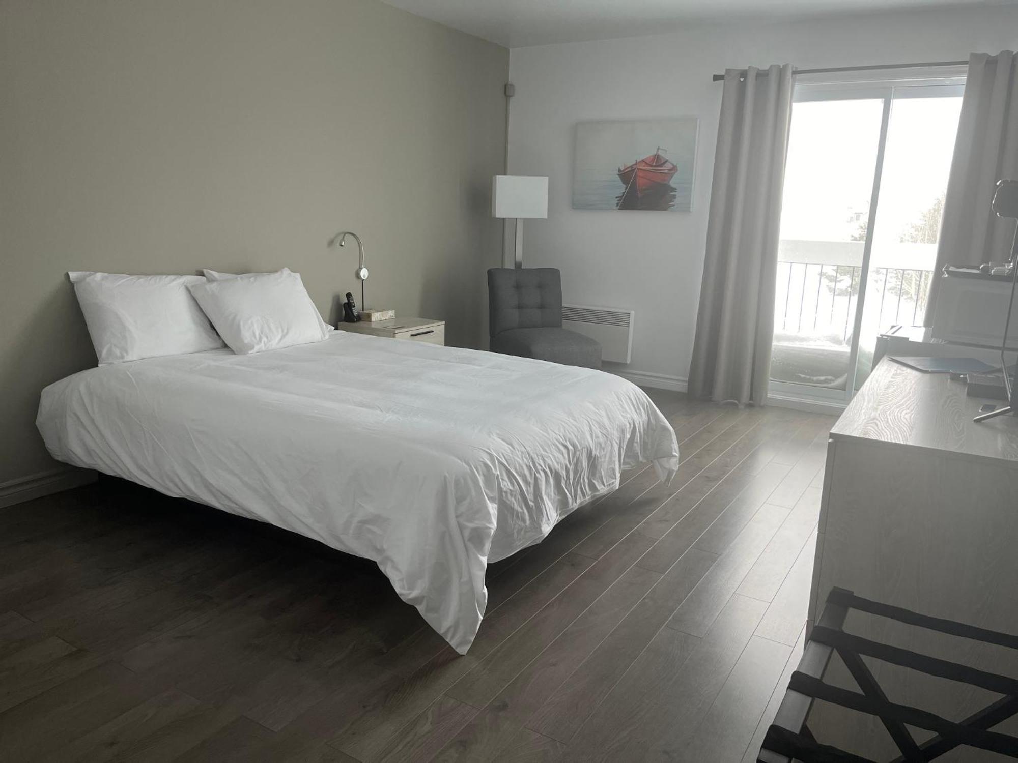 Hotel Normandie Rimouski Bagian luar foto